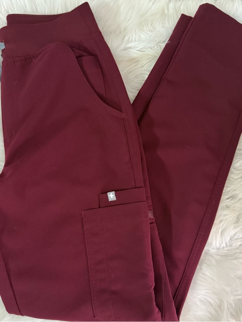 FIGS Yola High Waisted Scrub Pants Burgundy XS Tall - Picture 4 of 6